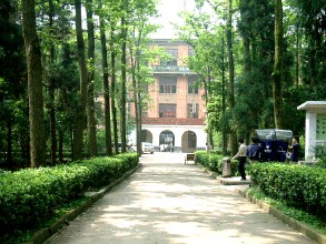 湖南师大校园一角_湖南师范大学成考_湖南师大自考办